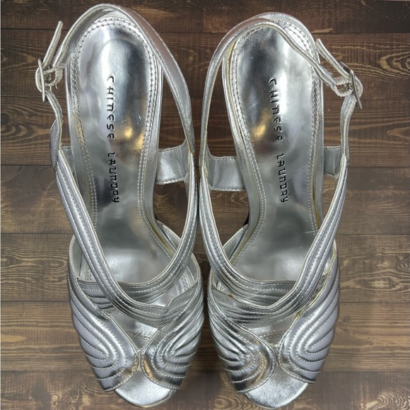 Chinese Laundry silver heels - Picture 1 of 6